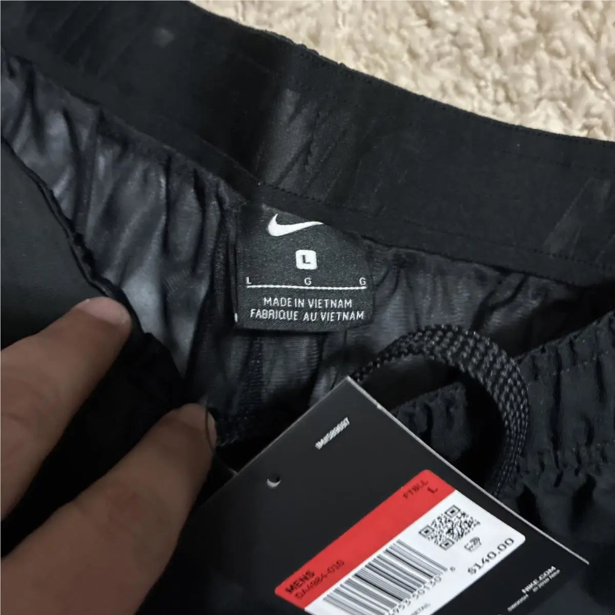 Nike clothing - Black (UPC: 885177681371) 1