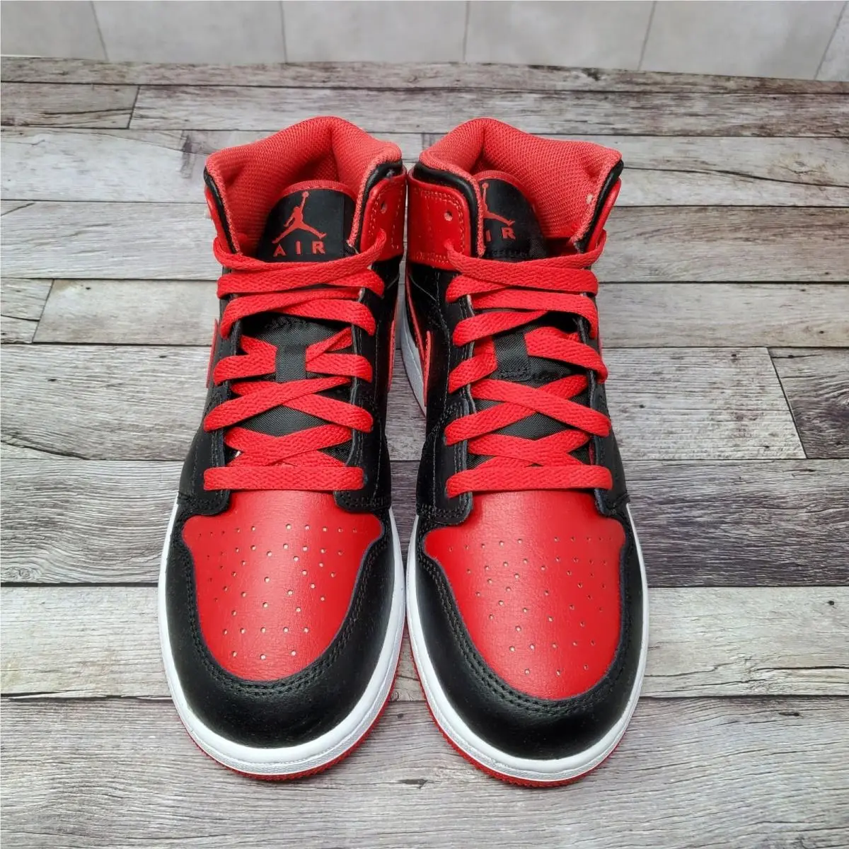 Nike shoes - Air Jordan 1 Mid - Air Mid - Red 0