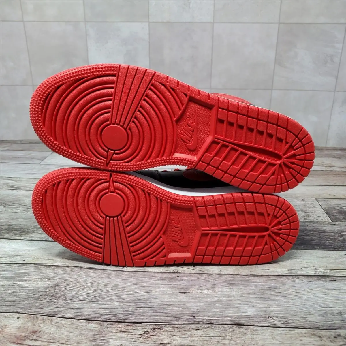 Nike shoes - Air Jordan 1 Mid - Air Mid - Red 6