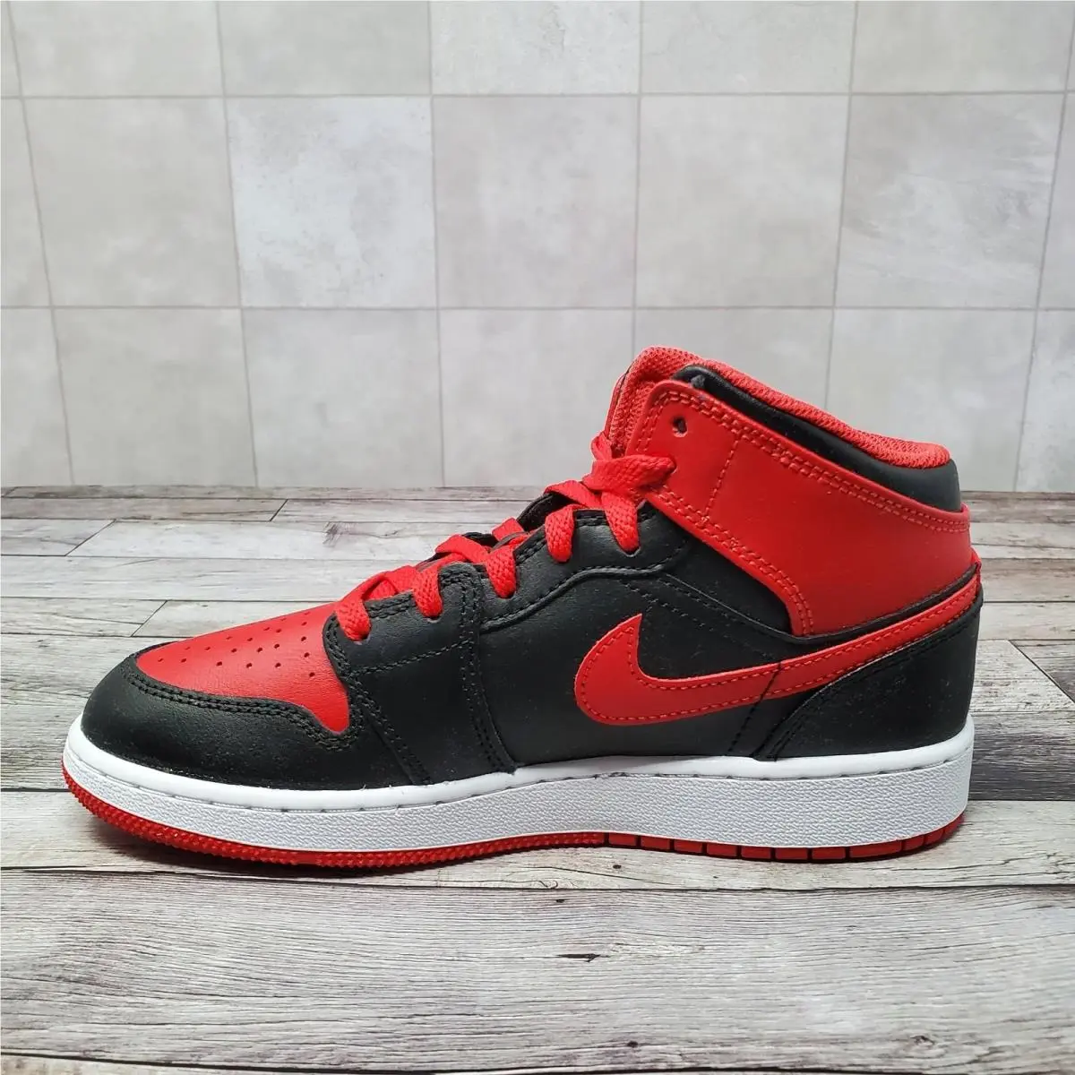 Nike shoes - Air Jordan 1 Mid - Air Mid - Red 7