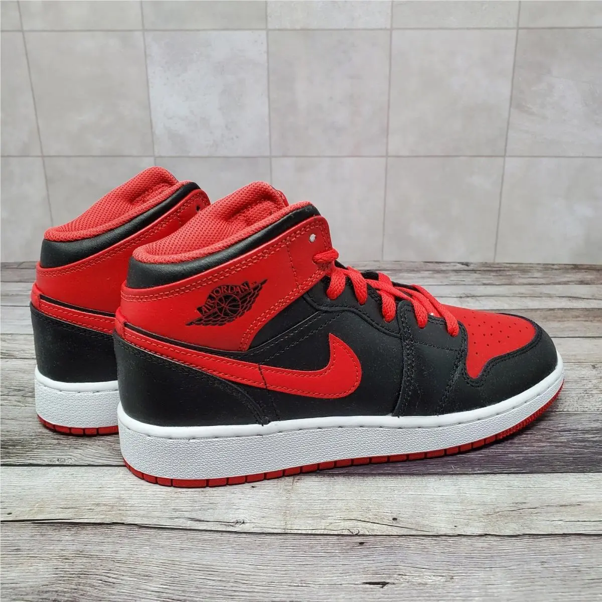 Nike shoes - Air Jordan 1 Mid - Air Mid - Red 5