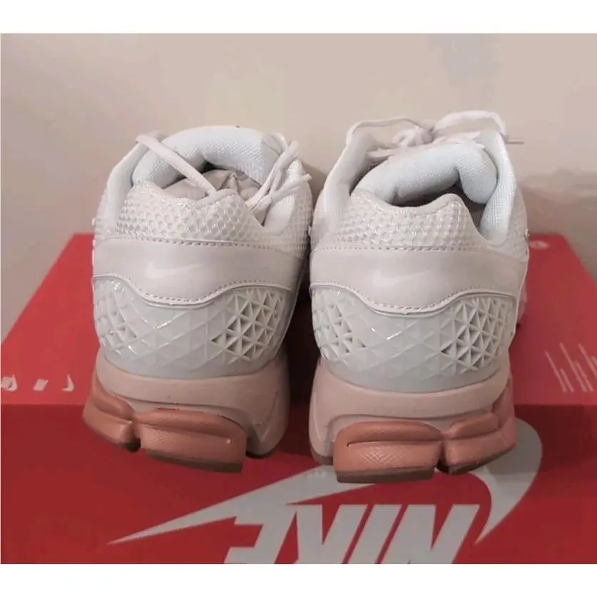 Nike shoes - Nike Zoom Vomero - Zoom Vomero - FJ2028-002 - Beige 2