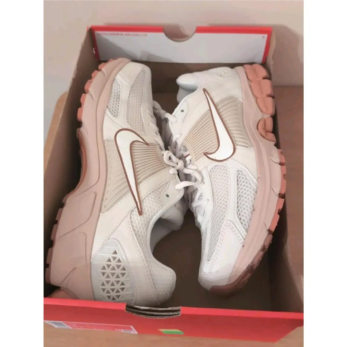 Nike shoes - Nike Zoom Vomero - Zoom Vomero - FJ2028-002 - Beige 4