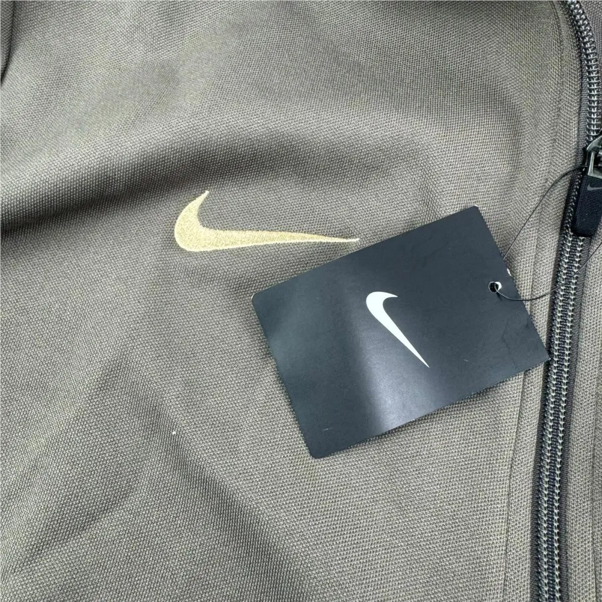 Nike clothing - Brown 4