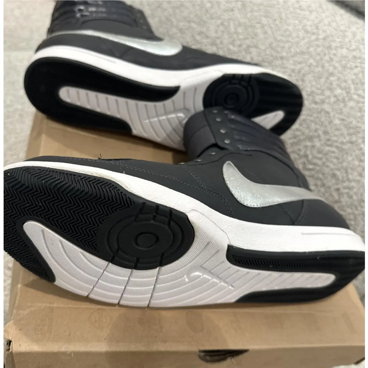 Nike shoes - Black 0