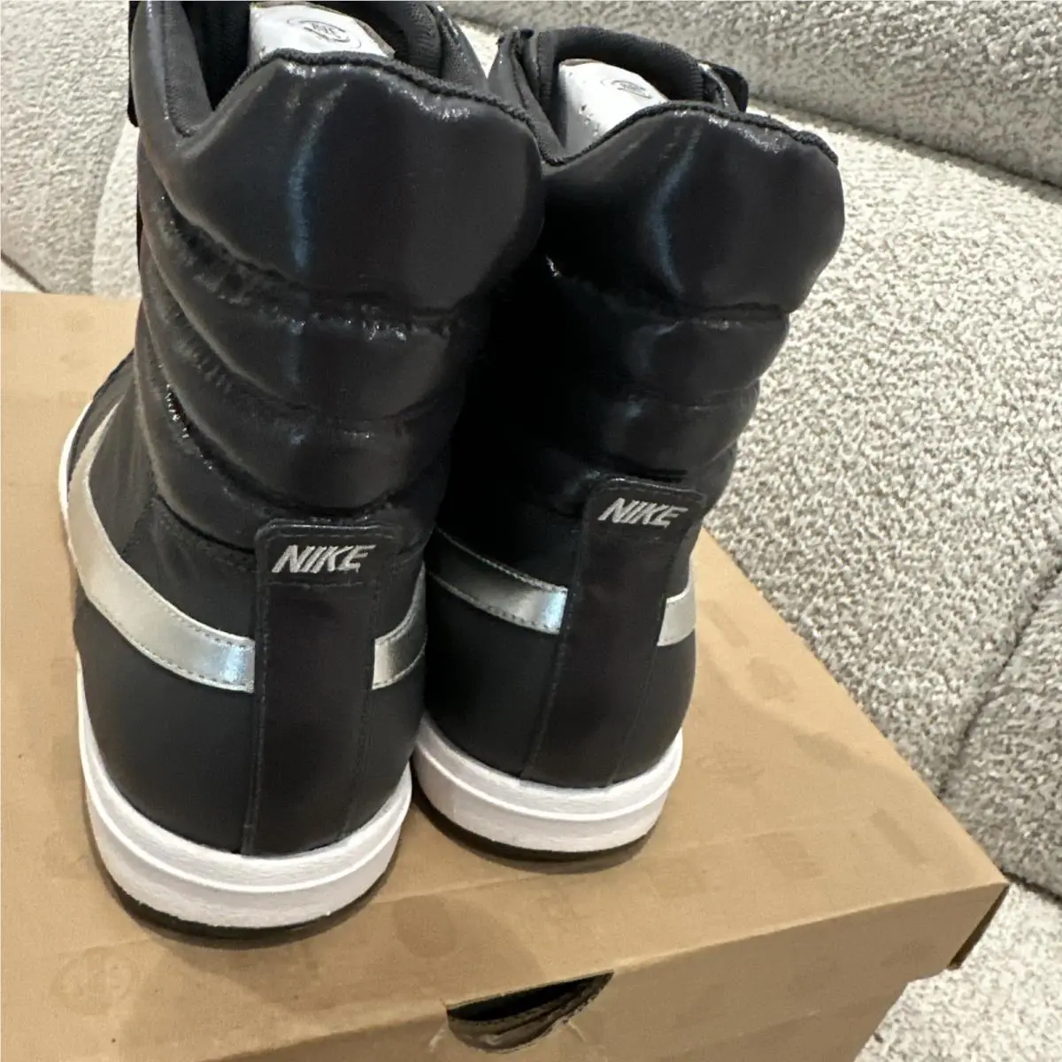 Nike shoes - Black 2