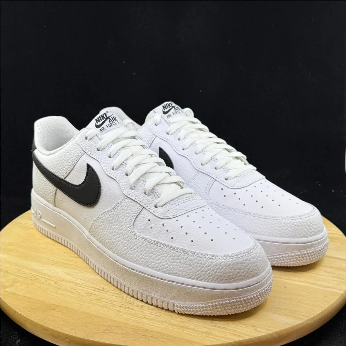 Nike shoes - White 3