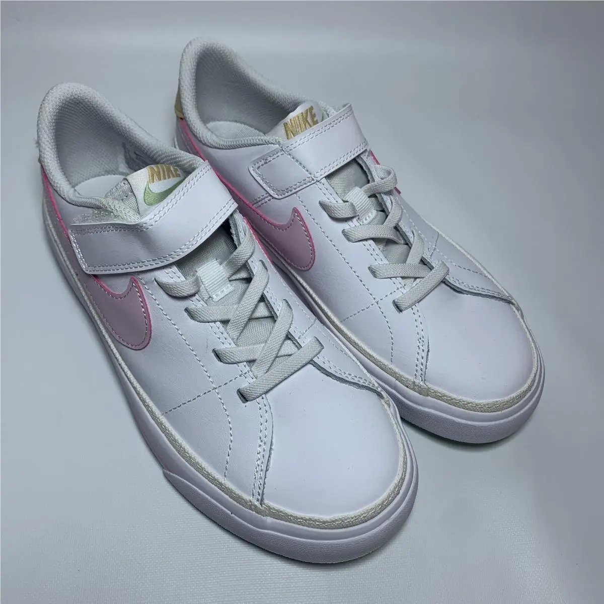 Nike Court Legacy DA5381-115 Boys 3Y White / Pink Hook Loop Sneakers