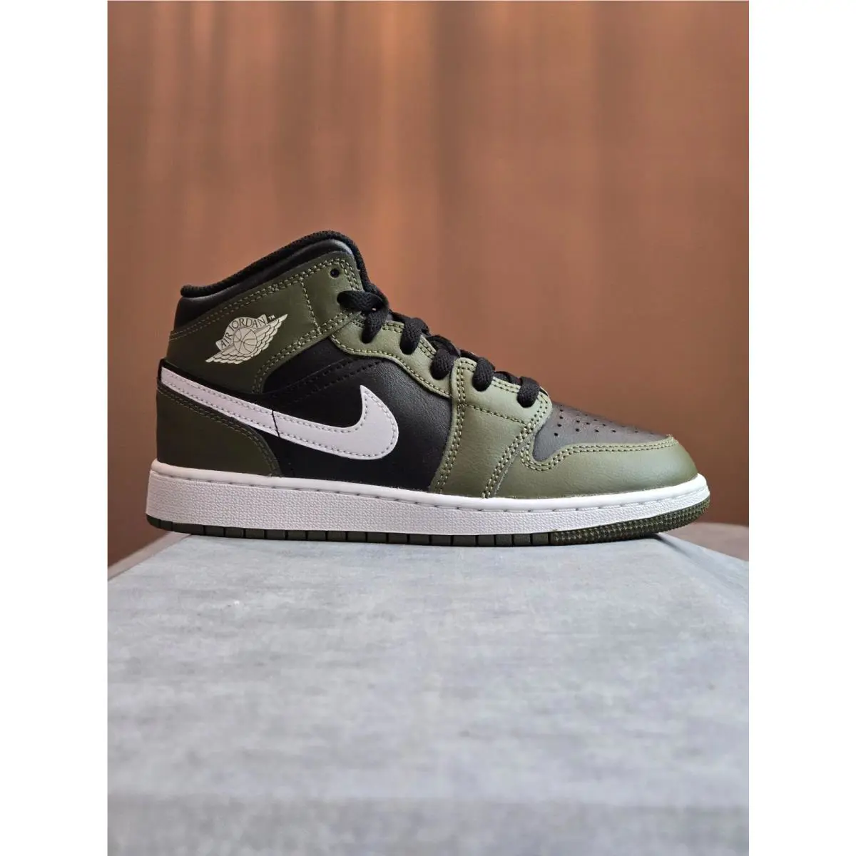 Nike Air Jordan 1 Mid Black White Olive DQ8423-092 GS Size 4Y 5.5W