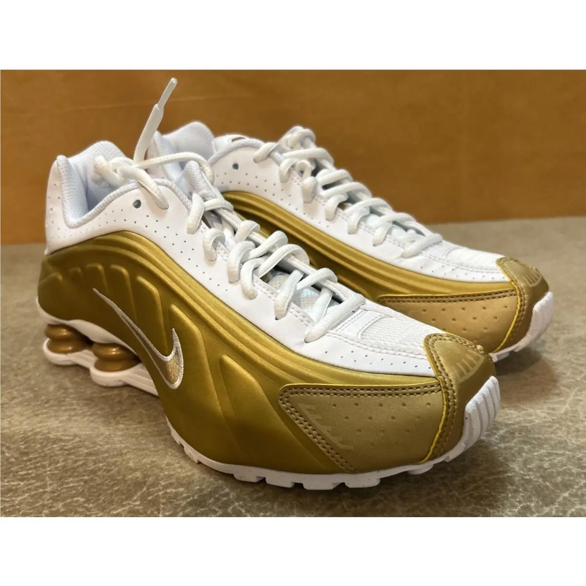 Nike Shox R4 White Gold CW2626-700 GS SZ 7Y Womens Casual Classic