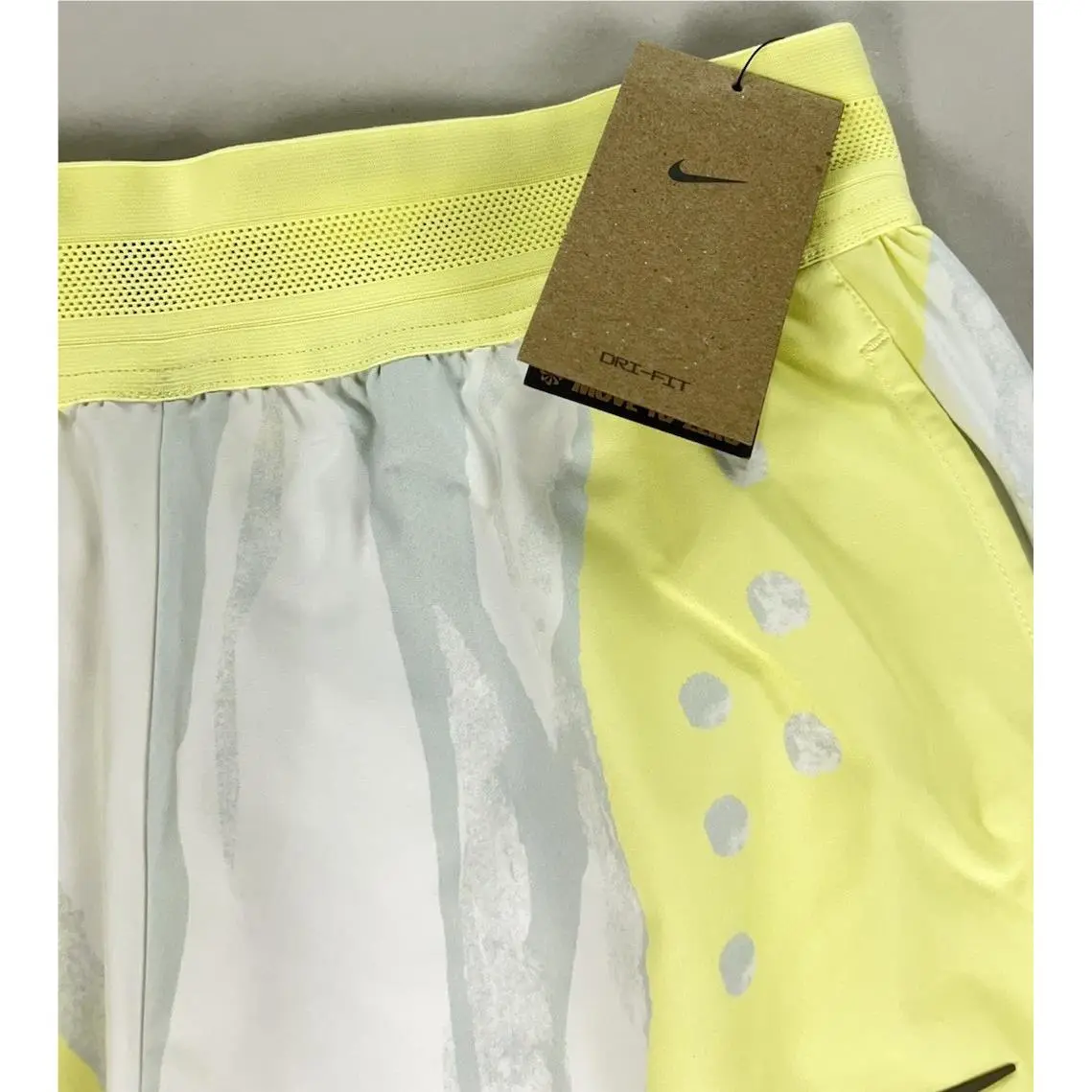 Nike clothing - FZ6905-331 - FZ6905-331 - Yellow (UPC: 197860137677) 3