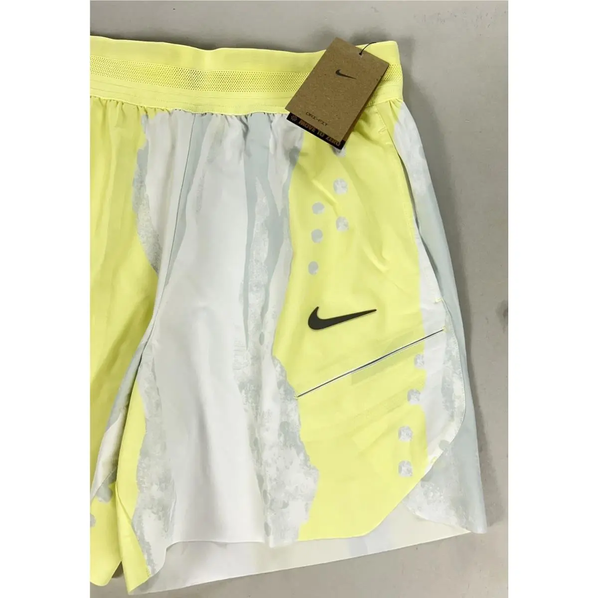 Nike clothing - FZ6905-331 - FZ6905-331 - Yellow (UPC: 197860137677) 2