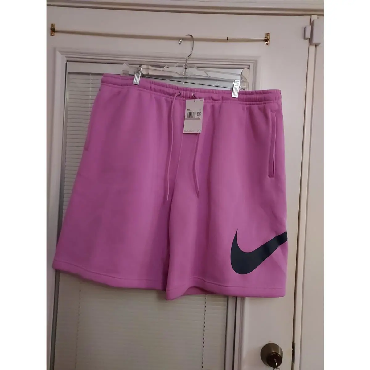Nike Size Xxl Men`s Medium Pink Fleece Shorts