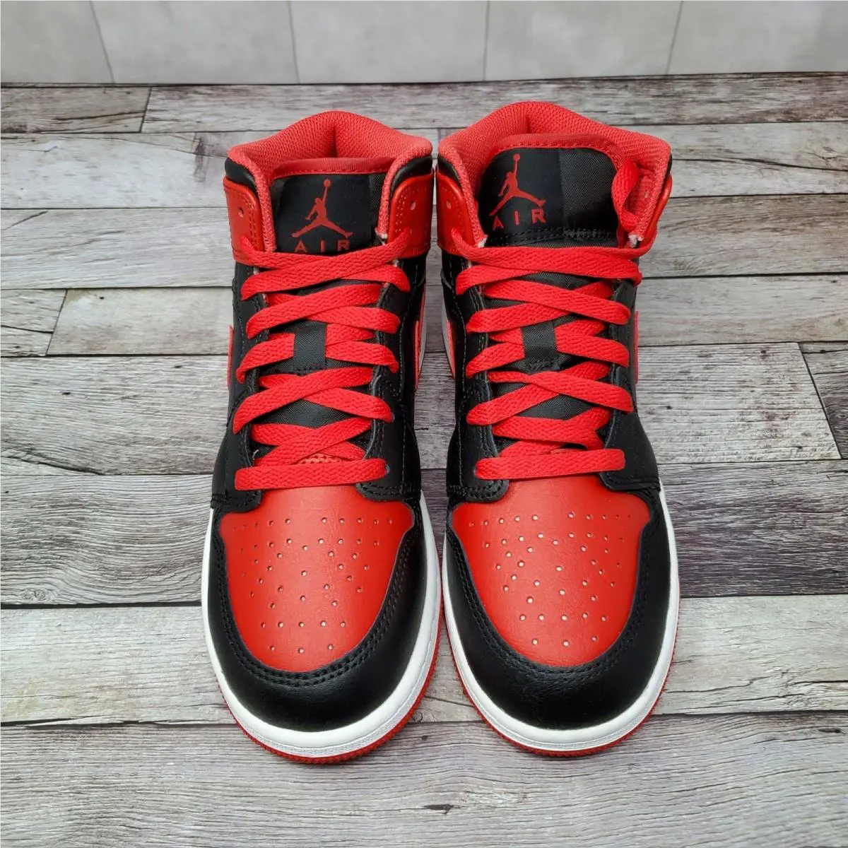 Nike shoes - Air Jordan 1 Mid GS - Red 0
