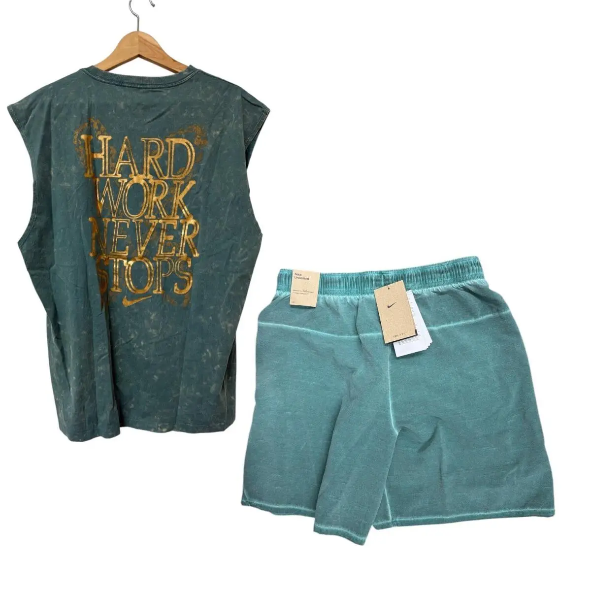 Nike clothing - Green (UPC: 198729444790) 0