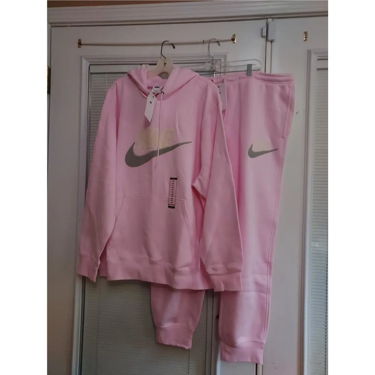 Nike clothing - Pink 3
