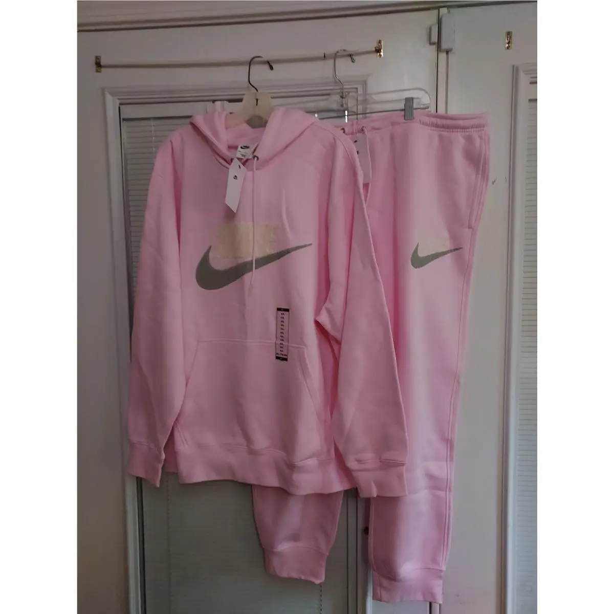 Nike clothing - Pink 4