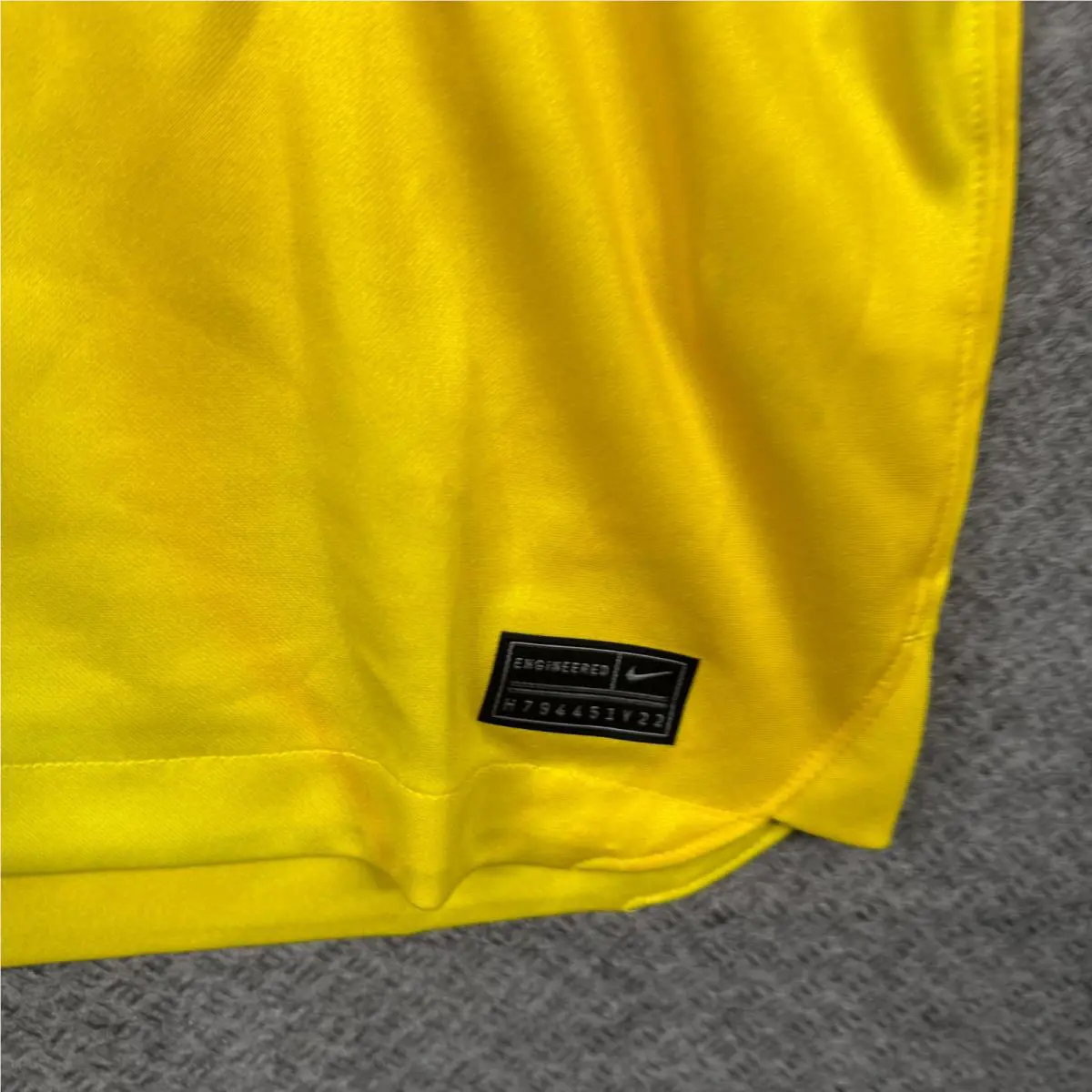 Nike clothing - Yellow 2