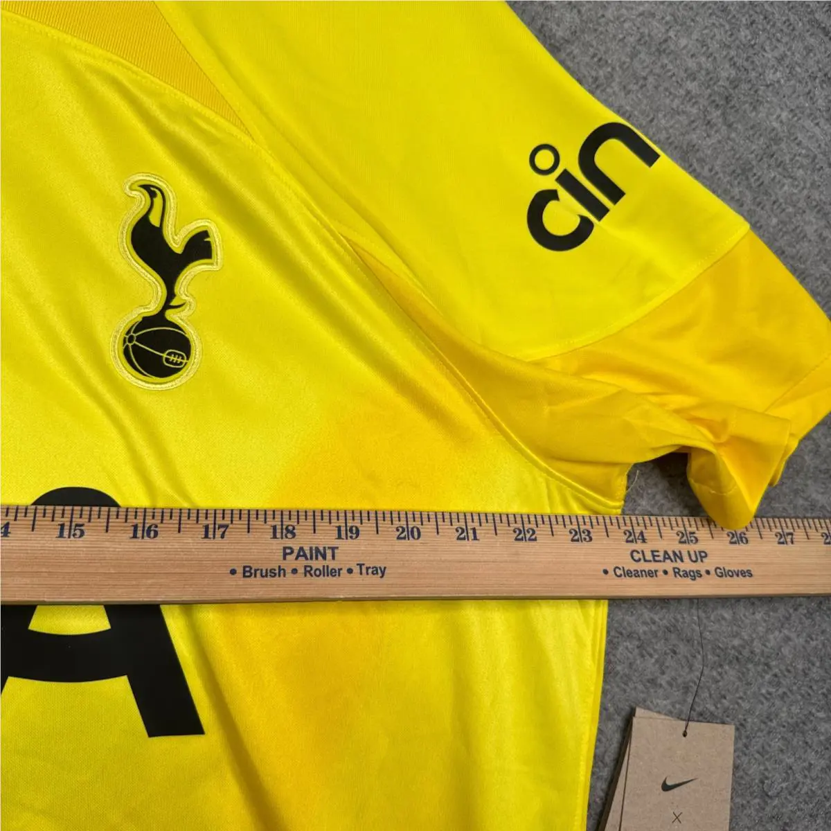 Nike clothing - Yellow 4