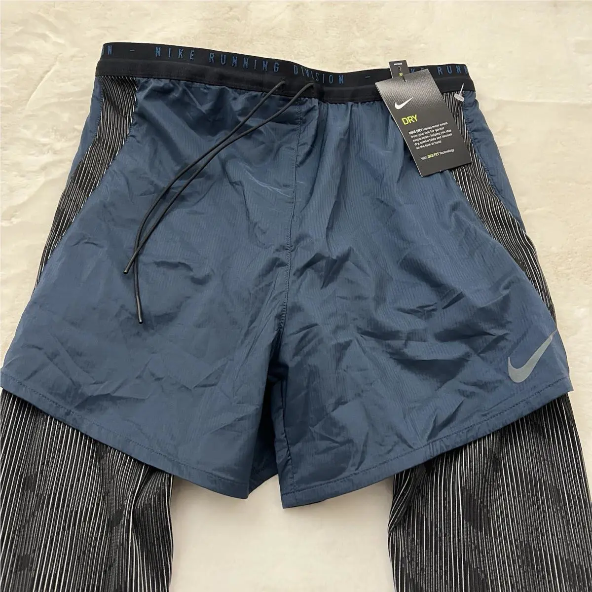 Nike clothing - Nike Run Division Hybrid - Run Division Hybrid - CU5560458 - Blue (UPC: 194276060599) 0