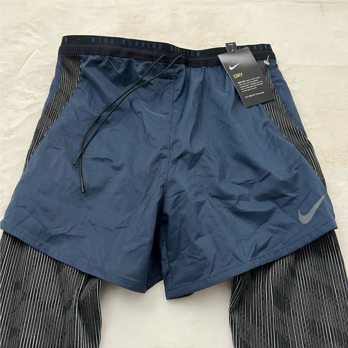 Nike clothing - Nike Run Division Hybrid - Run Division Hybrid - CU5560458 - Blue (UPC: 194276060599) 1