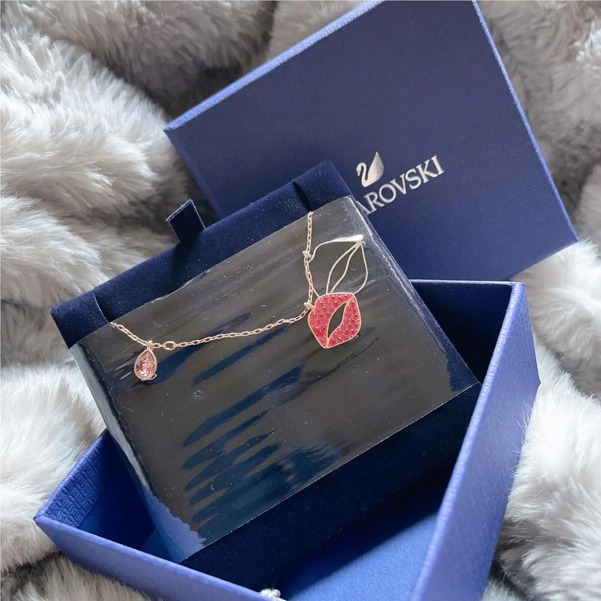 Swarovski Mine Lip Necklace 5409468