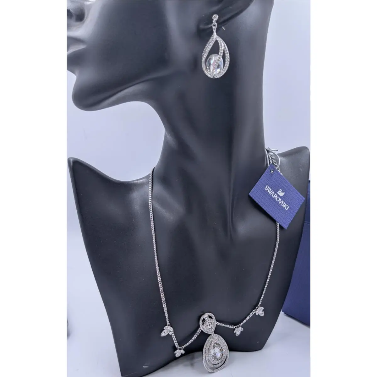 Swarovski Rhodium Plated Crystal Swan Jewelry Set Necklace Earrings 21`` L