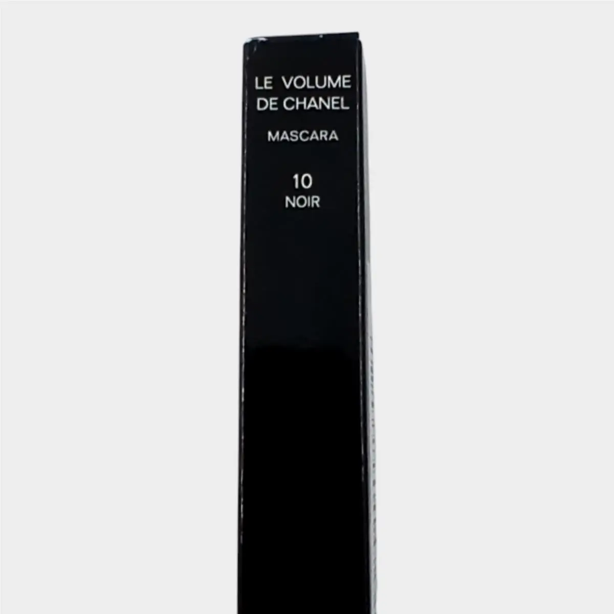 Chanel Le Volume De Chanel Mascara - 10 Noir 0.21 Oz. Best By: 12/01/2028