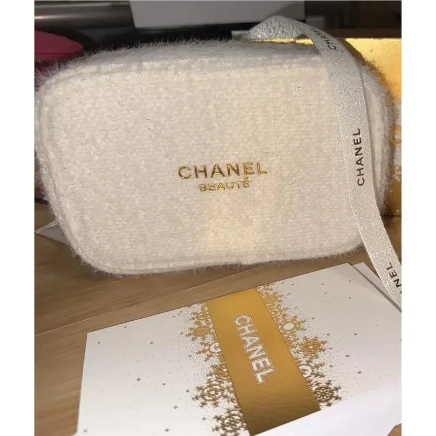 Chanel Holiday 2024 Cosmetic Pouch/ Bag + Card + Box Lim Edition No Make Up