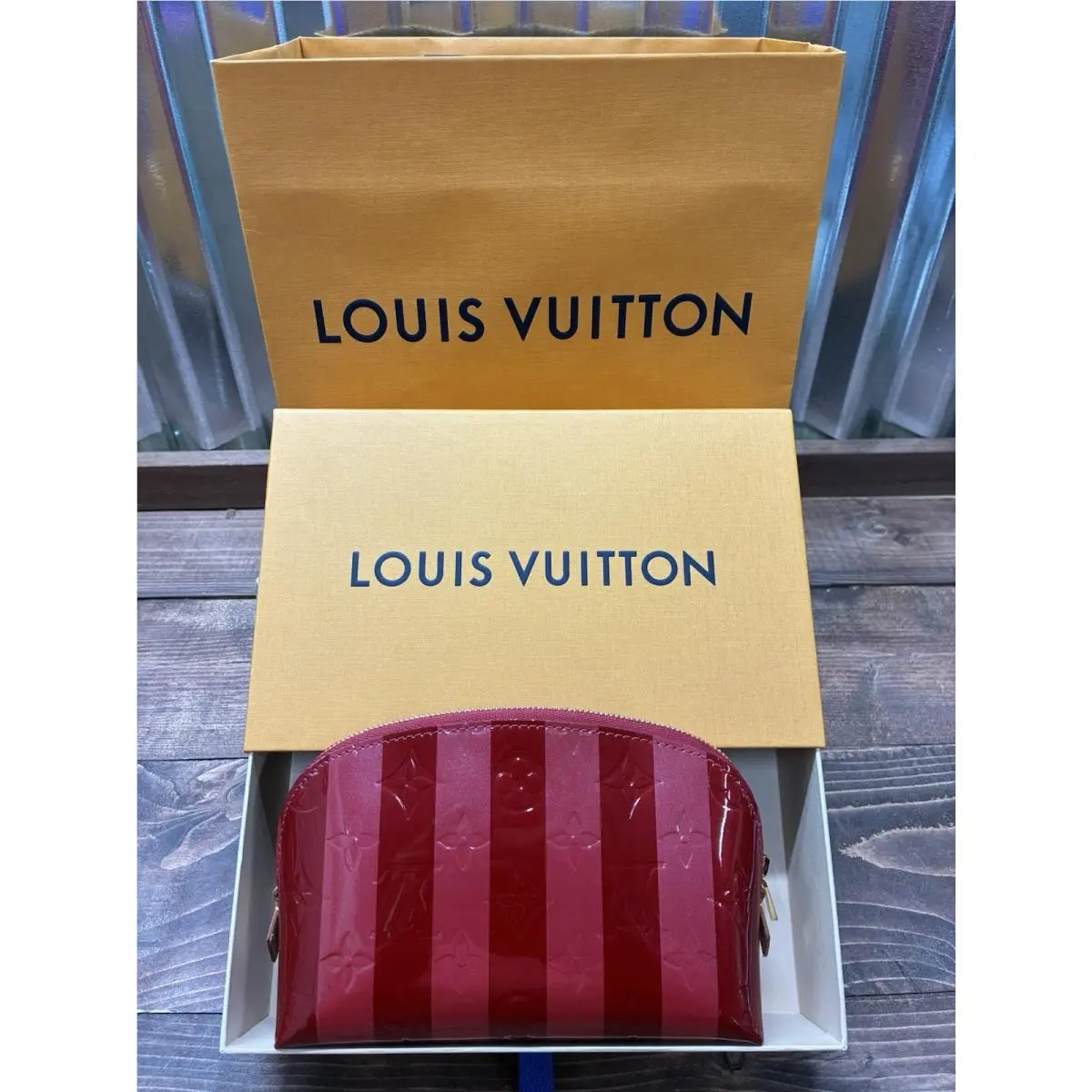 Louis Vuitton Vernis Rayure Pochette Cosmetic Pomme D`amour -new w/ Tags Box Bag