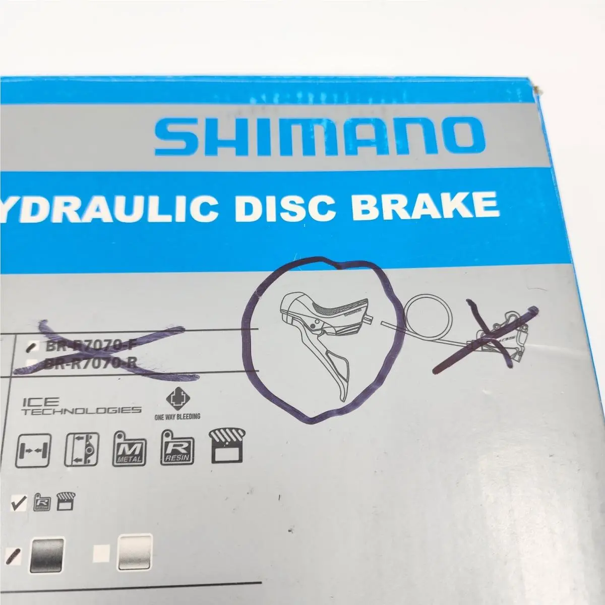 Shimano  - Shimano 105 ST-R7020 - ST-R7020 - Black 1
