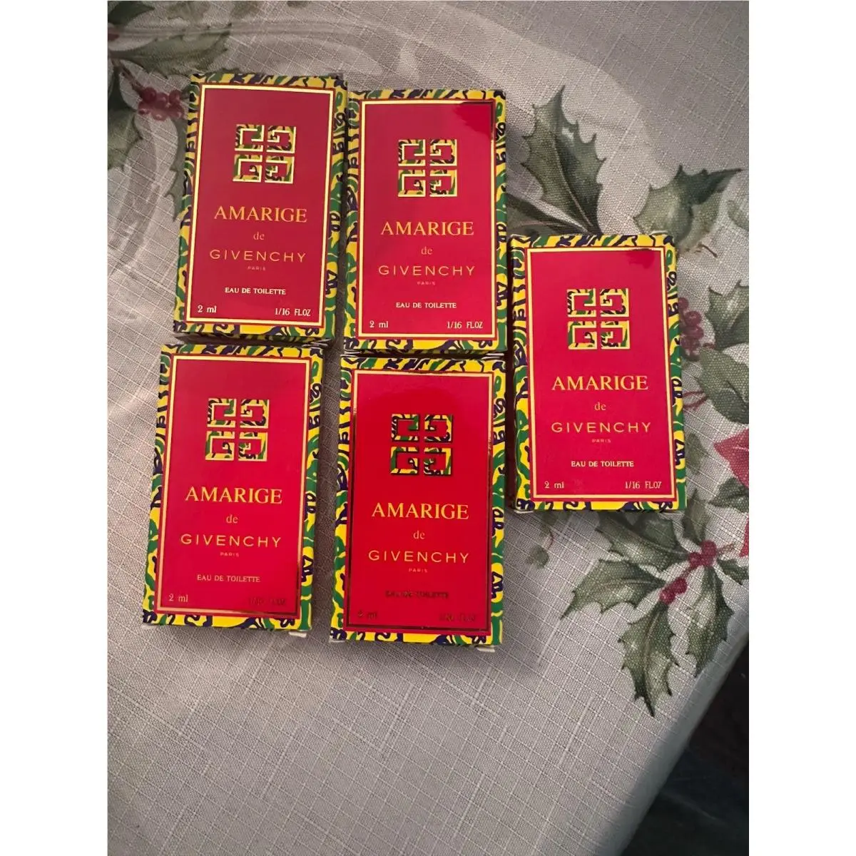 5 Amarige De Givenchy Eau De Toilette 2ml