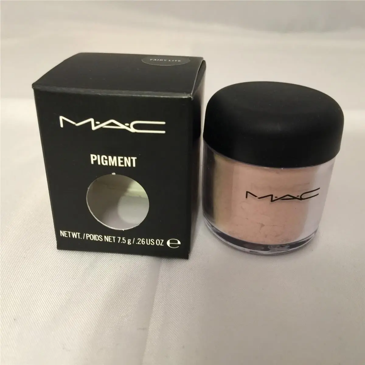 Mac Fairy Lite Pigment Eyeshadow Eyeshadow .26oz/7.5g