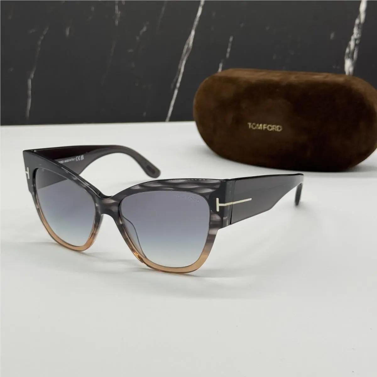 Tom Ford Anoushka TF371 20B Black/brown Women Cat Eye Sunglasses FT0371