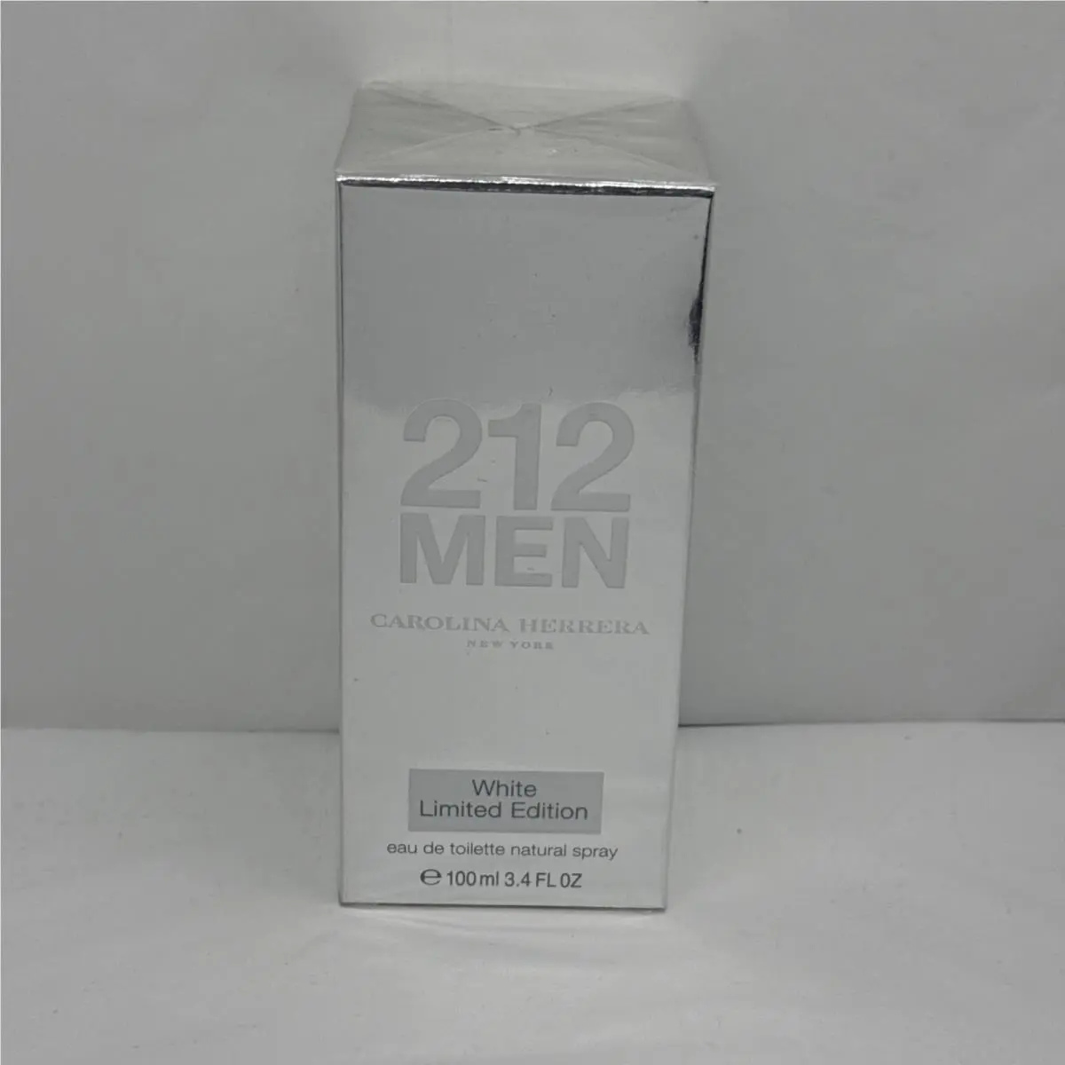 212 Men Carolina Herrera White Limited Edition 3.4oz Spray