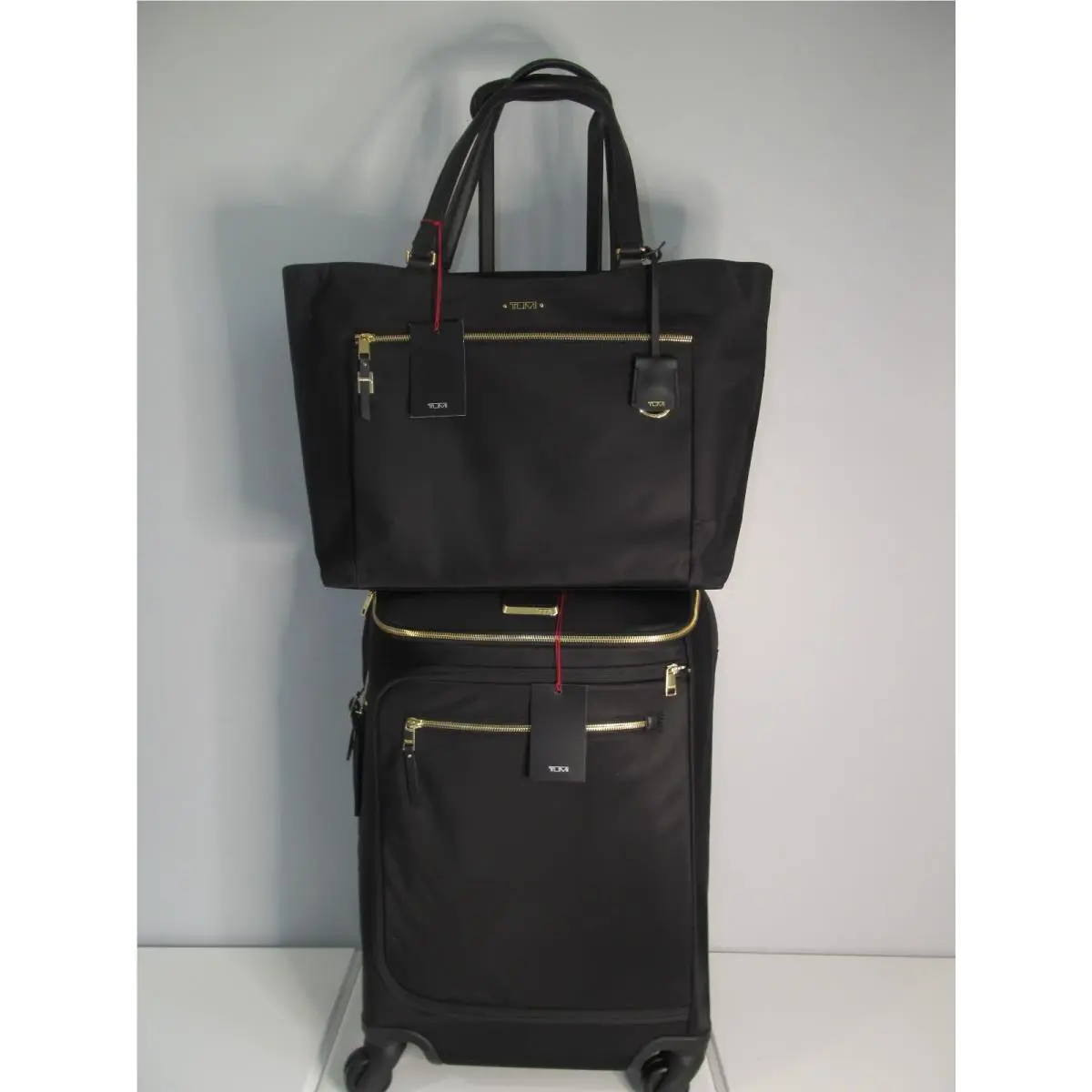 Tumi Vista Women`s 2025-3 Piece Black-glod Trim Medium Trip Luggage Set