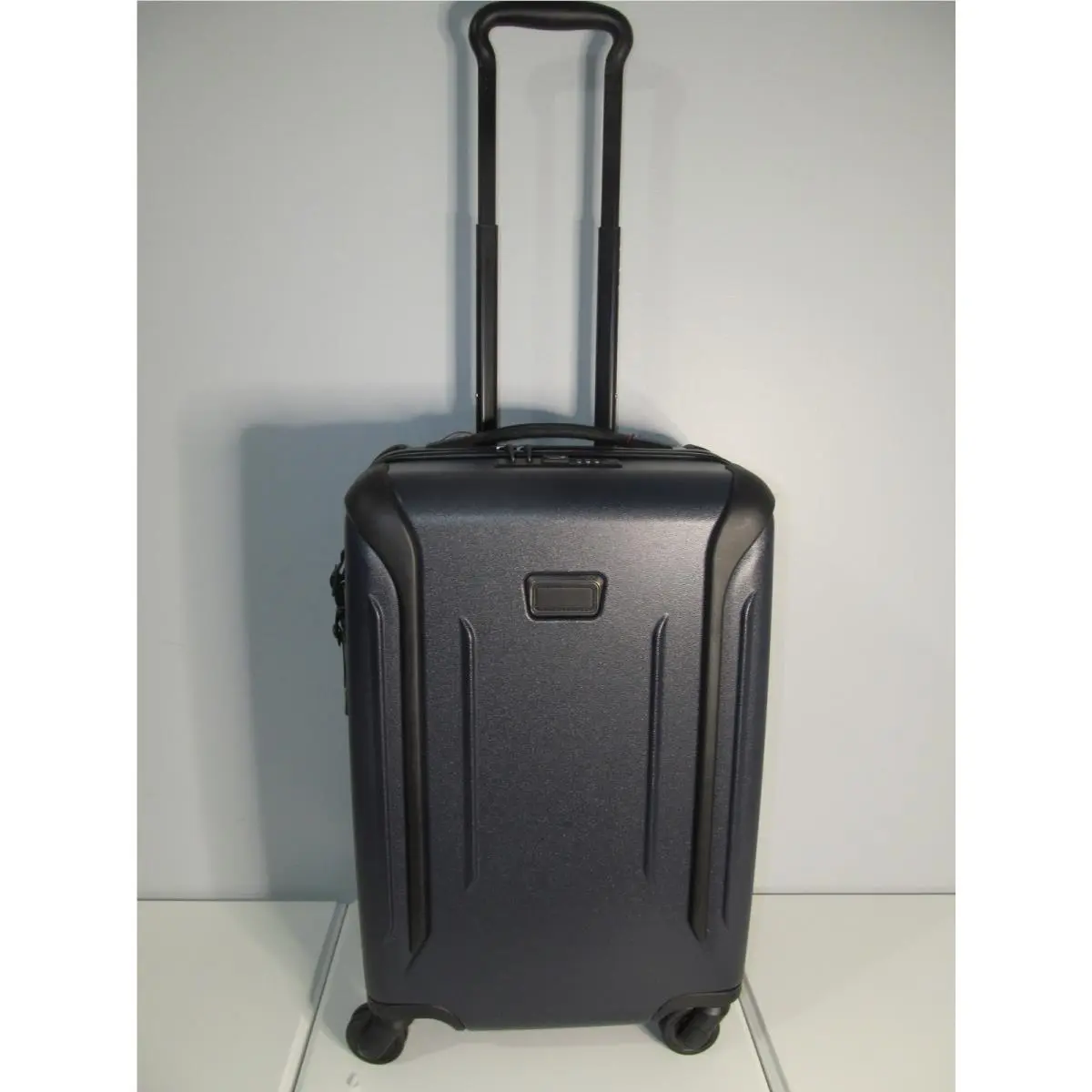 Tumi 2026 Vapor International Expandable 22 Carry On Spinner Navy Blue