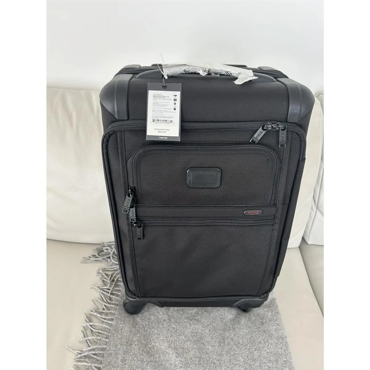 Tumi International Front Lid 4 Wheel Carry On 98%Ballistic Nylon 2% Leather