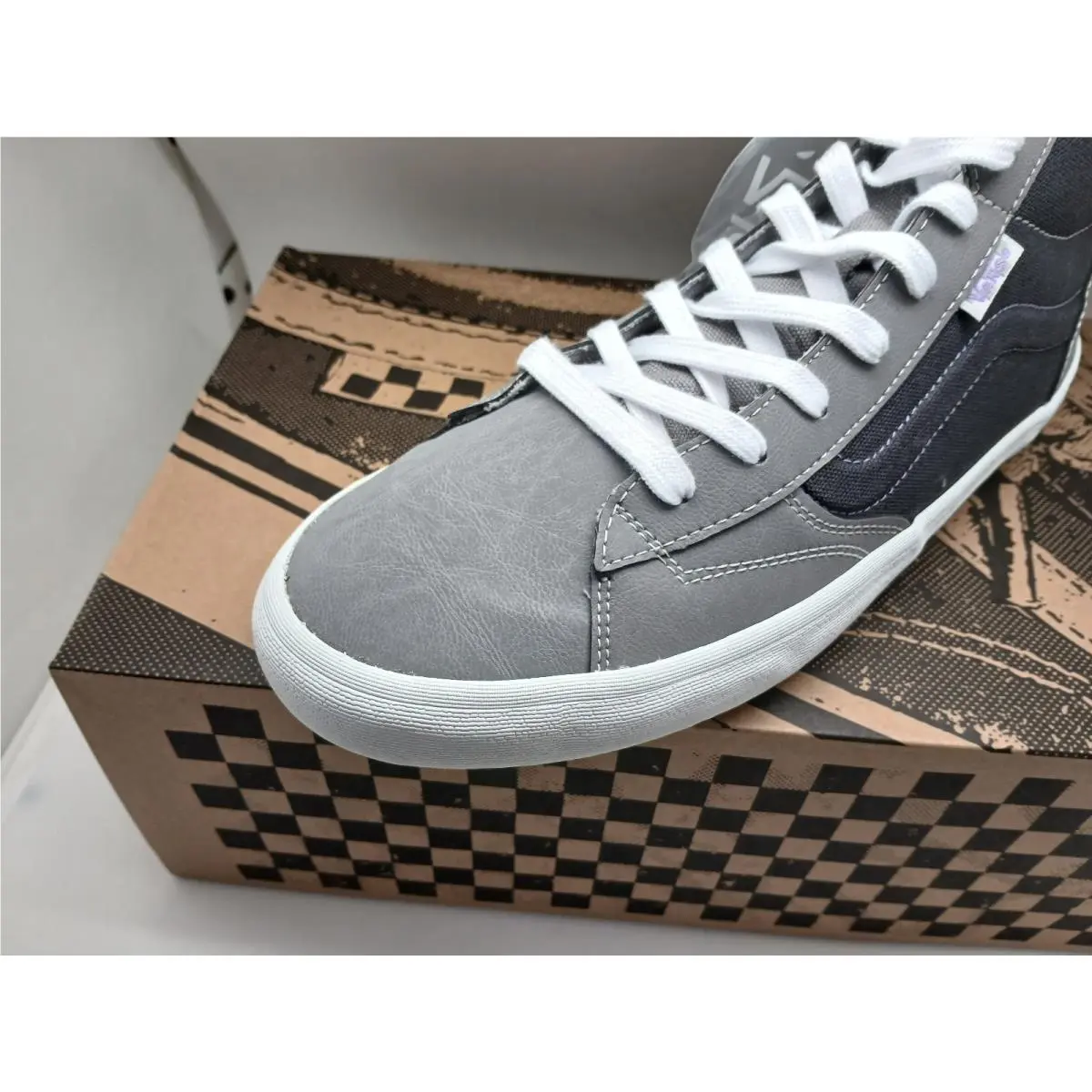 Vans shoes - VANS The Lizzie - The Lizzie - VN0A4BX1YQ1 - Gray 1