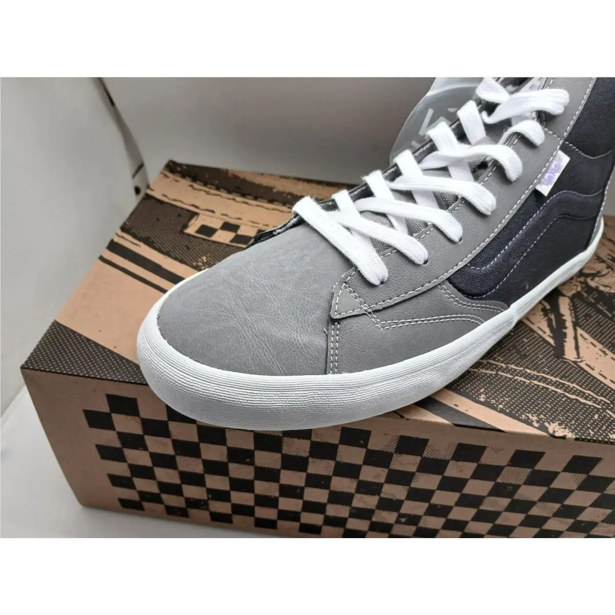 Vans UA The Lizzie High Top Gray/white - Athletic Skate Shoes