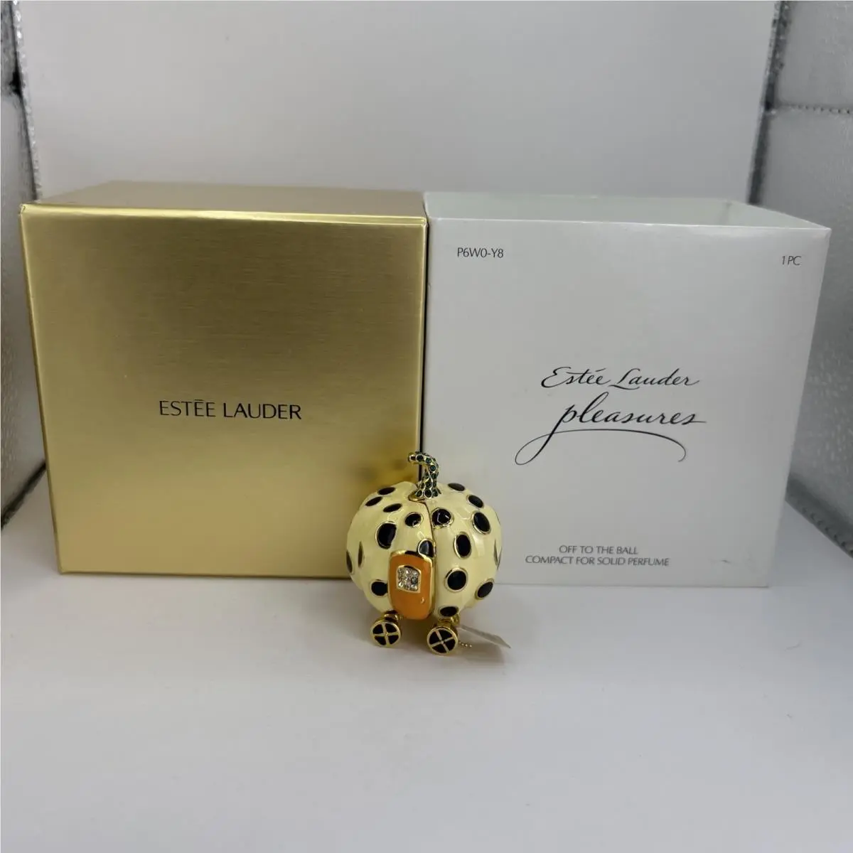 Estee Lauder Pleasures Off To The Ball Solid Compact Collectable 2018