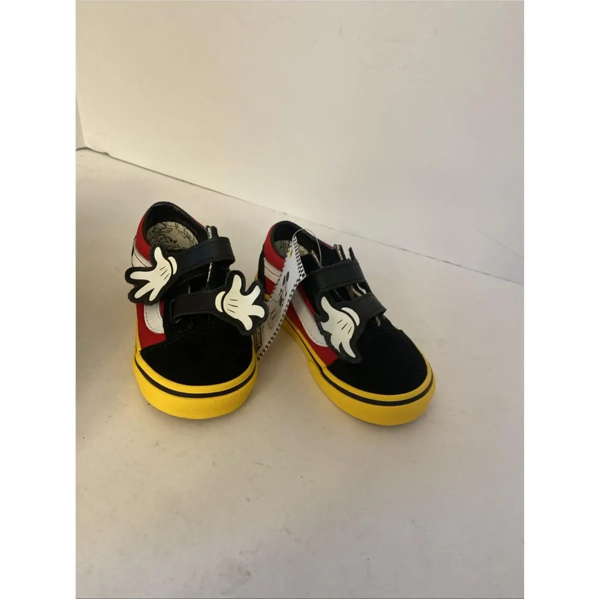 Vans Old Skool V Disney Mickey Mouse Hugs/yellow Shoes Size 7T W/ Box