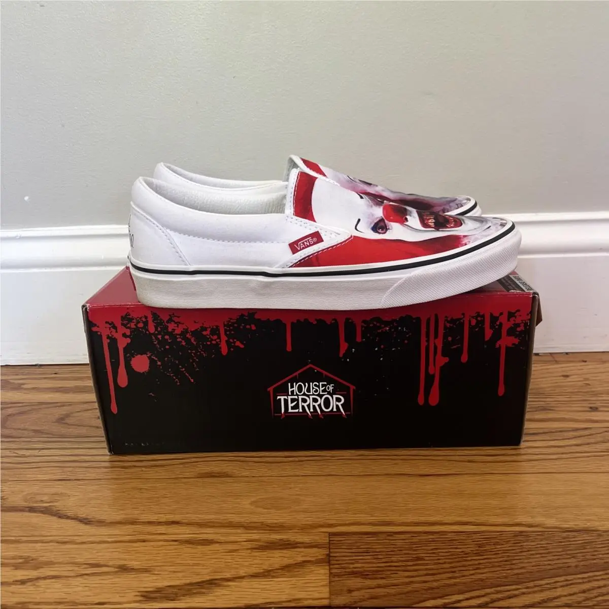 Vans Classic Slip-on House of Terror It Pennywise Size M 7.5 / W 9 - VN0A5AO85DB