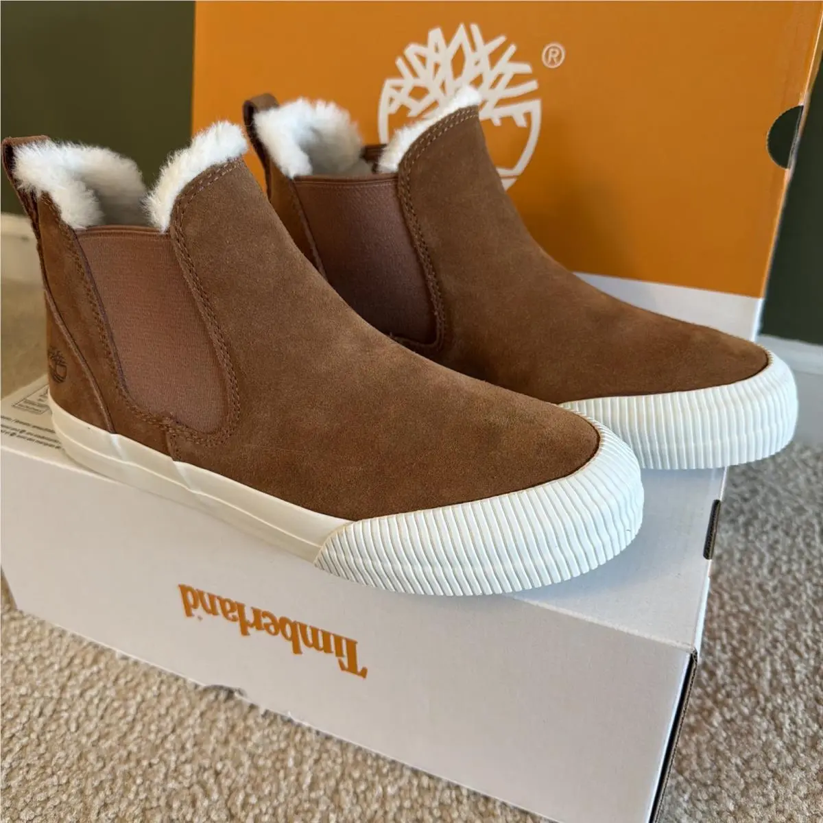 Timberland Women`s Skyla Bay 2 Warm Lined Premium Suede Shoes Stay Warm Size 8.5