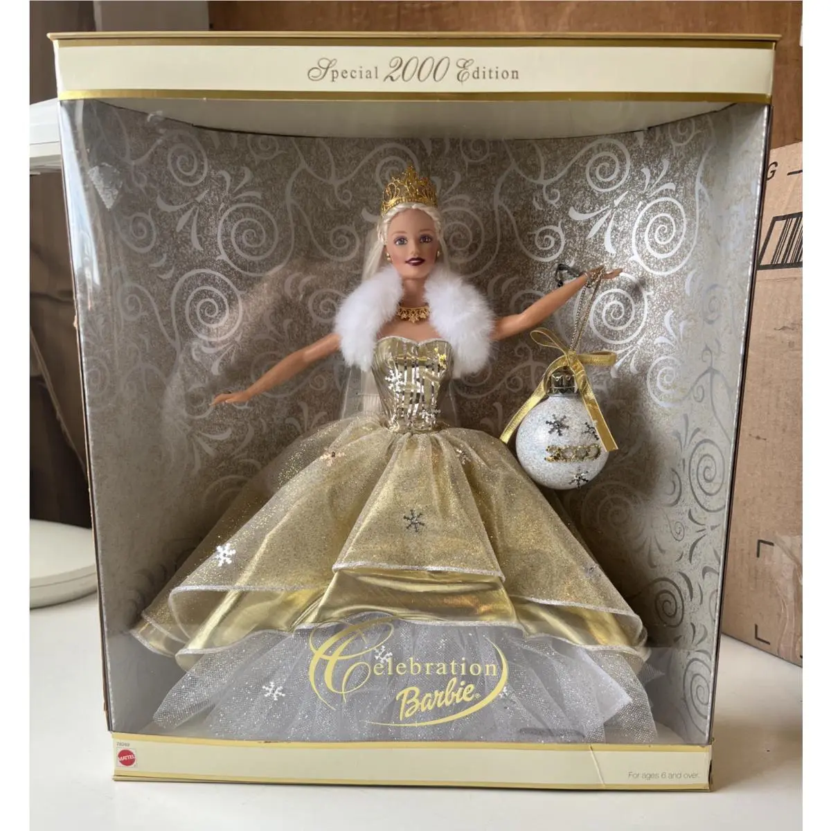 2000 Celebration Barbie Special Edition With/ornament