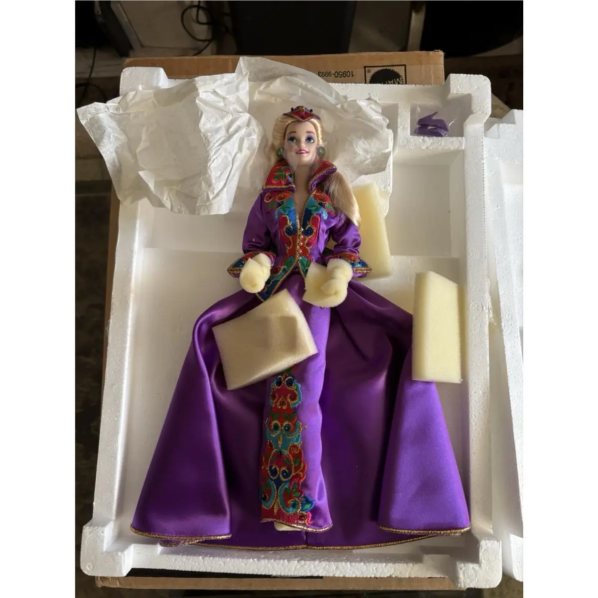Barbie Royal Splendor Porcelain Doll Limited Edition 1993 w/ Stand Coa