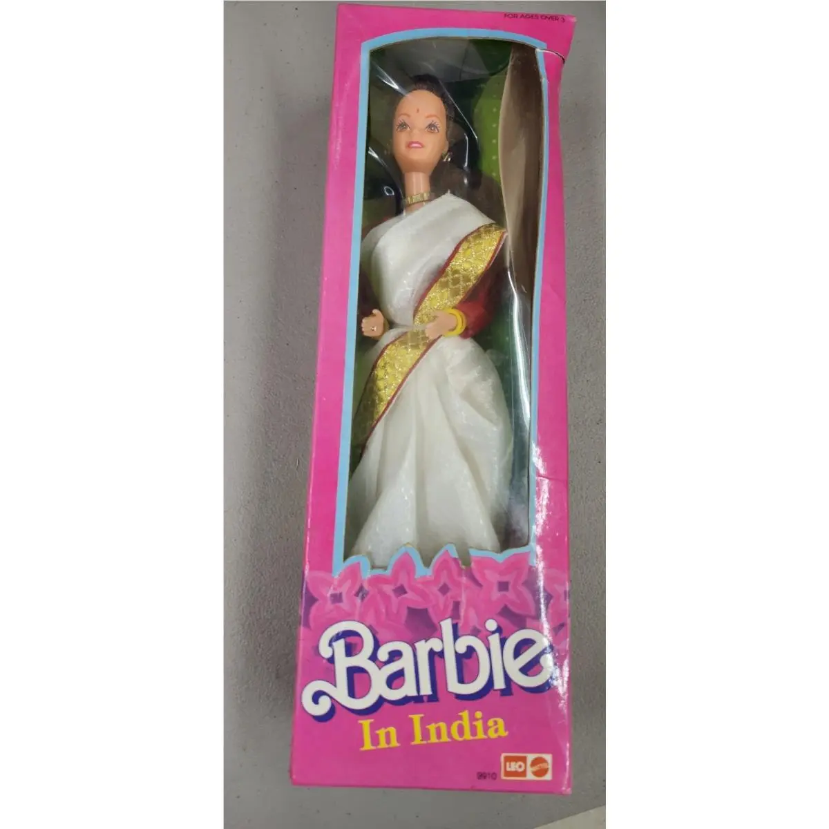 Barbie 9910 - IN India - Brune - Leo Mattel