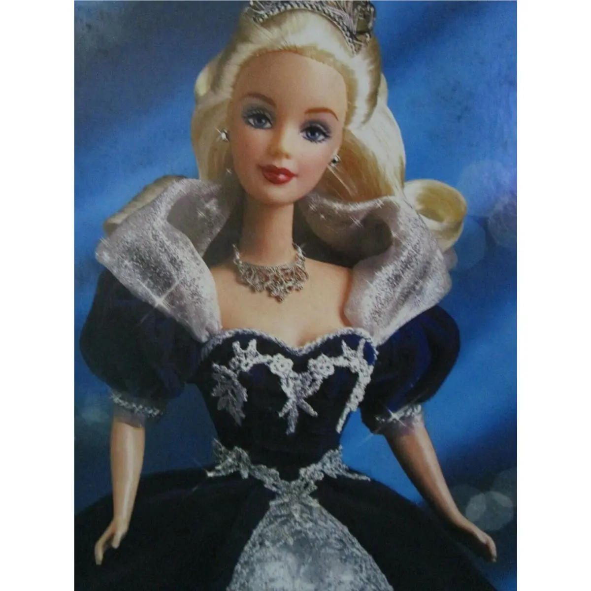 2000 Special Millennium Princess Edition - Barbie - with 2000 Ornament