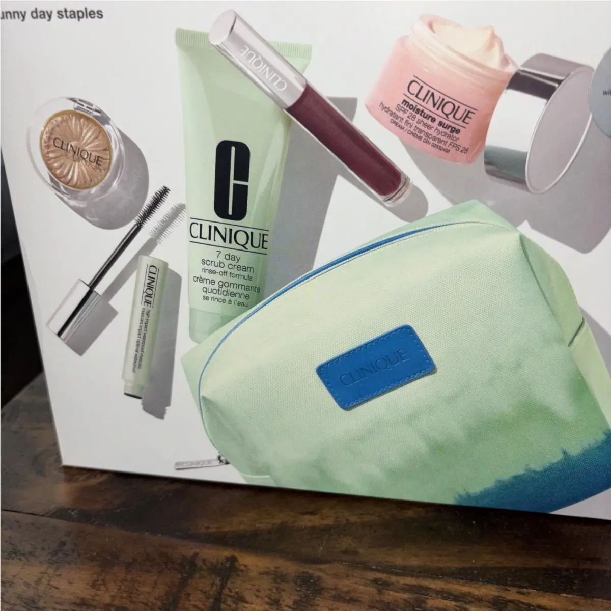 Clinique Sunny Day Staples 5 pc Full Size w/ Tote Bag
