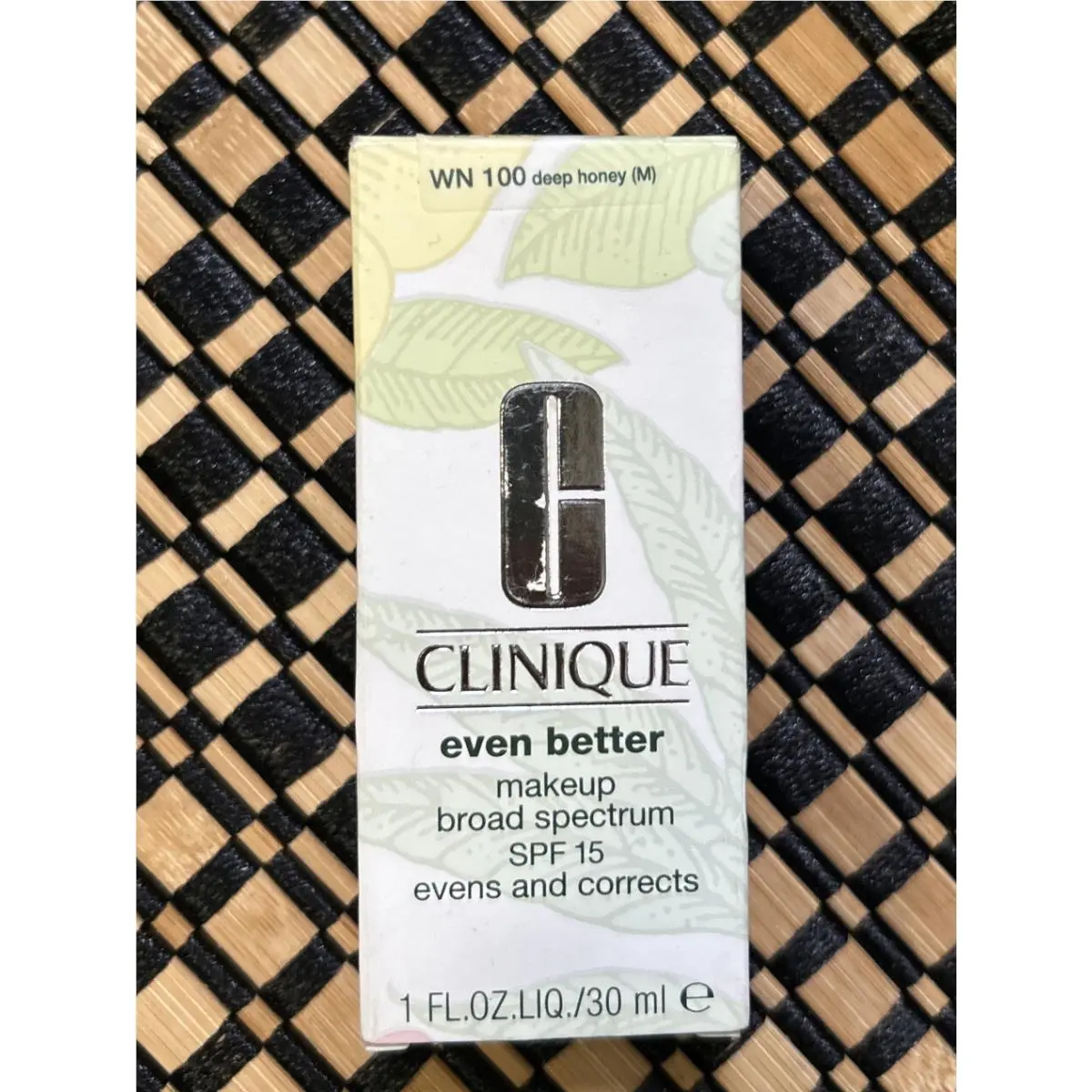 Clinique Even Better Makeup Broad Spectrum Spf 15 WN 100 Deep Honey M - 1 FL OZ